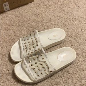 Jennifer Lopez slippers.